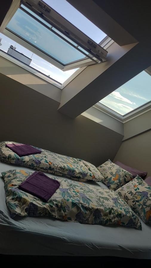 Single Elegant Room I Sentrum- Sea View Олесунн Экстерьер фото
